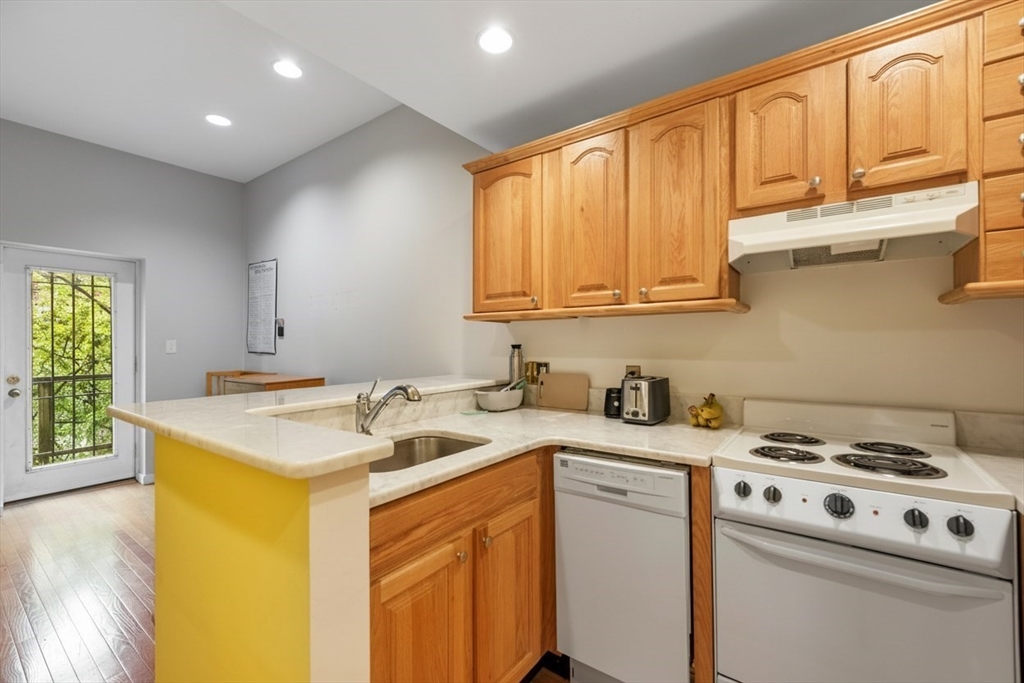 54 Appleton St, Boston, Massachusetts, 1 Bedroom Bedrooms, 2 Rooms Rooms,1 BathroomBathrooms,Residential Lease,For Rent,Appleton St,73487843