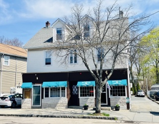 56-58 Lexington St, Newton, Massachusetts, 2 Bedrooms Bedrooms, 4 Rooms Rooms,1 BathroomBathrooms,Residential Lease,For Rent,Lexington St,73487861