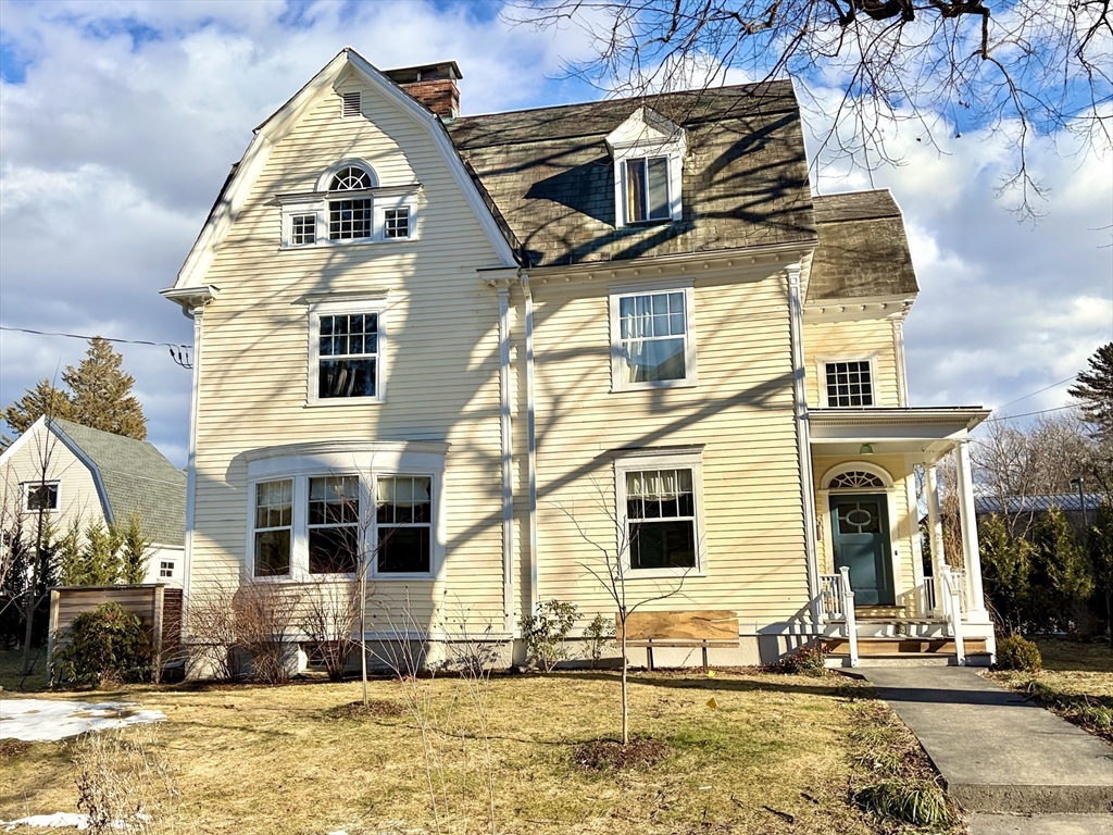 63 Dryads Green, Northampton, Massachusetts, 6 Bedrooms Bedrooms, 10 Rooms Rooms,3.5 BathroomsBathrooms,Residential,For Sale,Dryads Green,73487863