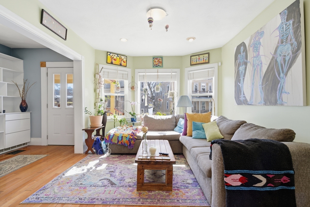 11 Asticou, Boston, Massachusetts, 2 Bedrooms Bedrooms, 6 Rooms Rooms,2 BathroomsBathrooms,Residential Lease,For Rent,Asticou,73487879