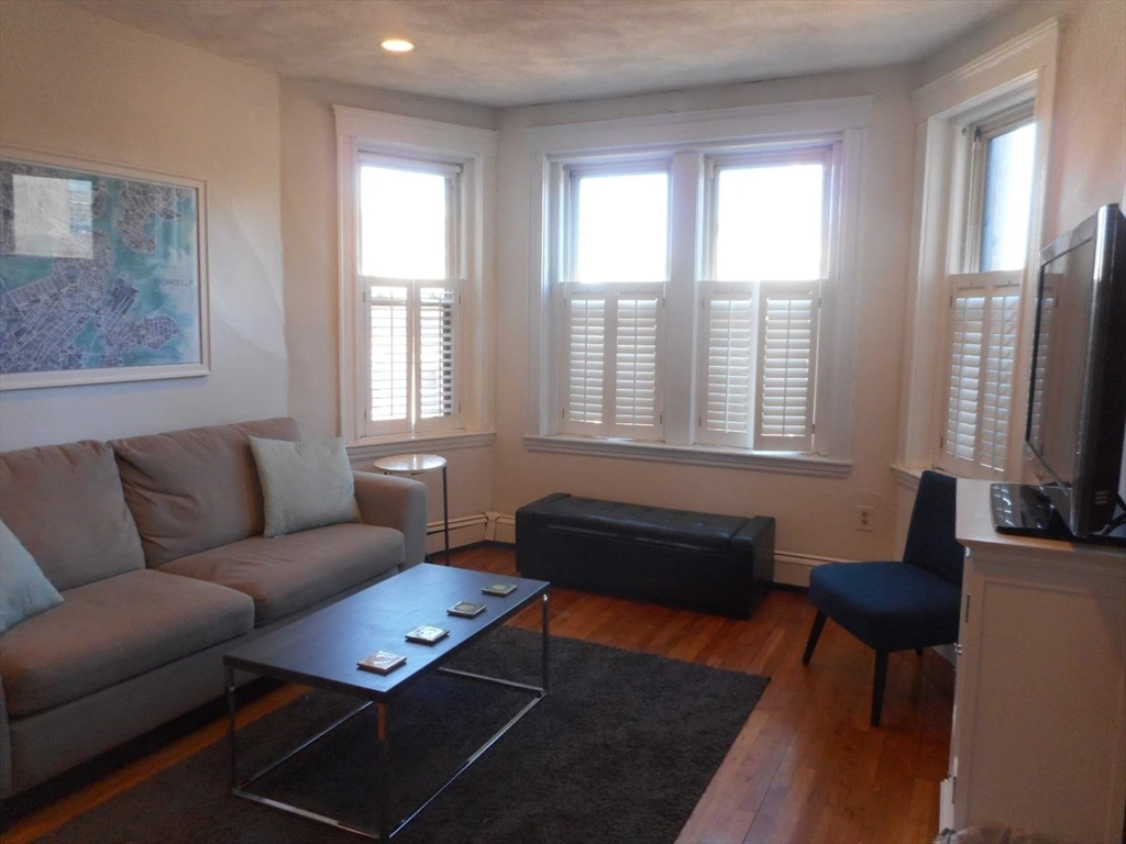 451 Park Drive, Boston, Massachusetts, 2 Bedrooms Bedrooms, 5 Rooms Rooms,2 BathroomsBathrooms,Residential Lease,For Rent,Park Drive,73487883