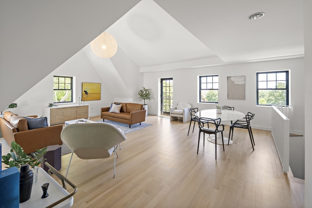 456 Belmont Street, Watertown, Massachusetts, 2 Bedrooms Bedrooms, 4 Rooms Rooms,2.5 BathroomsBathrooms,Residential,For Sale,Belmont Street,73487888