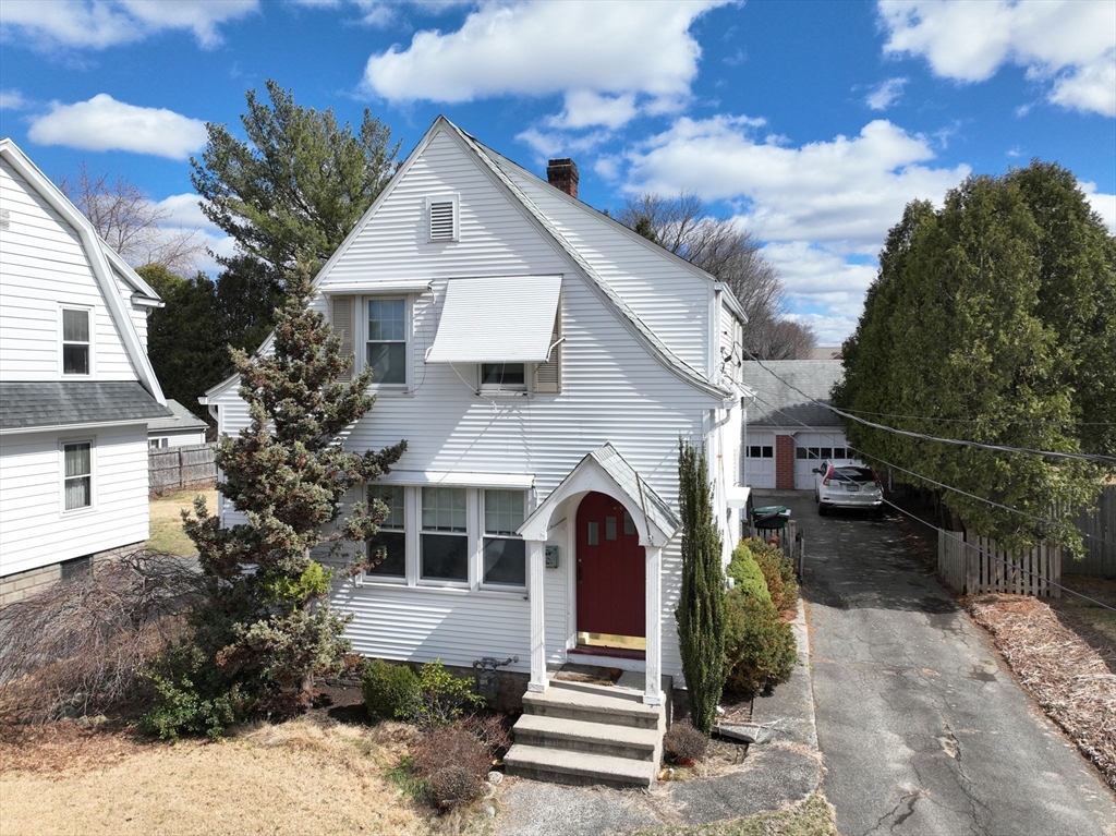 35 Dresser Ave, Chicopee, Massachusetts, 2 Bedrooms Bedrooms, 5 Rooms Rooms,1 BathroomBathrooms,Residential,For Sale,Dresser Ave,73487743