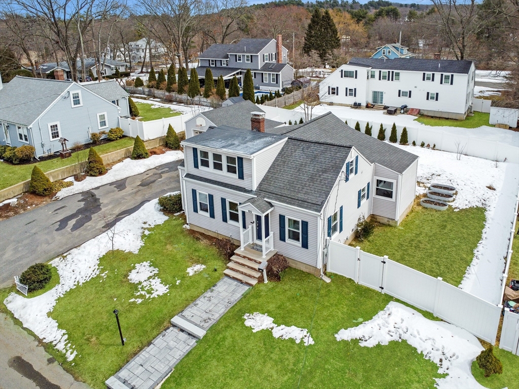 65 Woodmont Ave, Haverhill, Massachusetts, 4 Bedrooms Bedrooms, 7 Rooms Rooms,2 BathroomsBathrooms,Residential,For Sale,Woodmont Ave,73487711