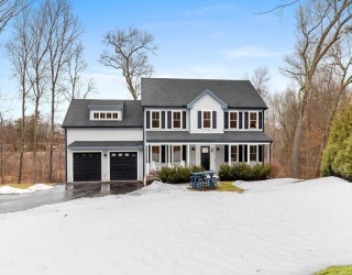 69 Forest St., Middleton, Massachusetts, 4 Bedrooms Bedrooms, 8 Rooms Rooms,2.5 BathroomsBathrooms,Residential,For Sale,Forest St.,73487735