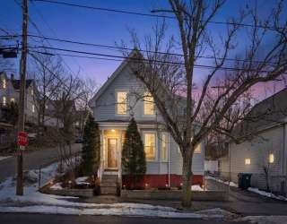 81 Glenwood St, Lynn, Massachusetts, 3 Bedrooms Bedrooms, 7 Rooms Rooms,1.5 BathroomsBathrooms,Residential,For Sale,Glenwood St,73487697