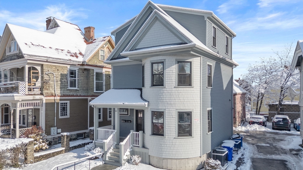 84 Linden St, Boston, Massachusetts, 3 Bedrooms Bedrooms, 5 Rooms Rooms,3 BathroomsBathrooms,Residential Lease,For Rent,Linden St,73487759