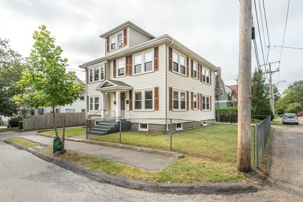72 Randolph Street, Arlington, Massachusetts, 3 Bedrooms Bedrooms, 6 Rooms Rooms,1 BathroomBathrooms,Residential Lease,For Rent,Randolph Street,73487917