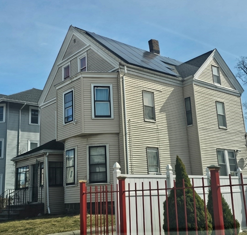 1110 River St, Boston, Massachusetts, 6 Bedrooms Bedrooms, 11 Rooms Rooms,2.5 BathroomsBathrooms,Residential,For Sale,River St,73487921