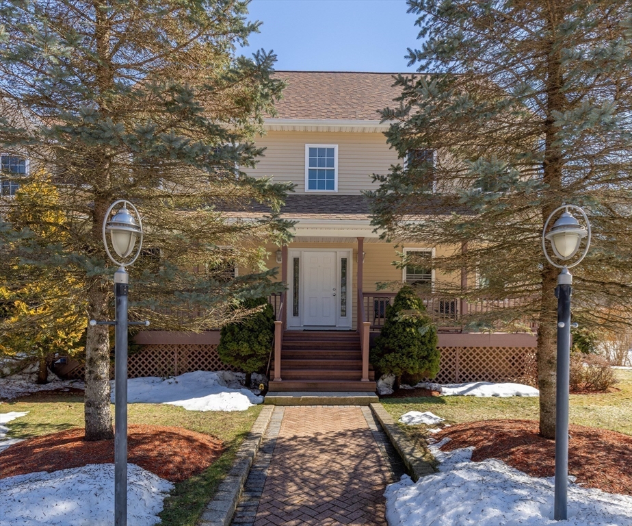 11 Rob's Lane, Sharon, Massachusetts, 4 Bedrooms Bedrooms, 9 Rooms Rooms,3.5 BathroomsBathrooms,Residential,For Sale,Rob's Lane,73487705