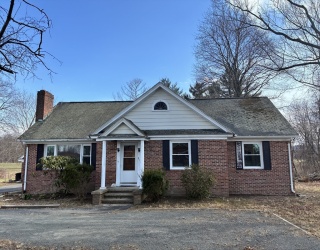 211 Russell St, Hadley, Massachusetts, 6 Bedrooms Bedrooms, 9 Rooms Rooms,2 BathroomsBathrooms,Residential,For Sale,Russell St,73487928