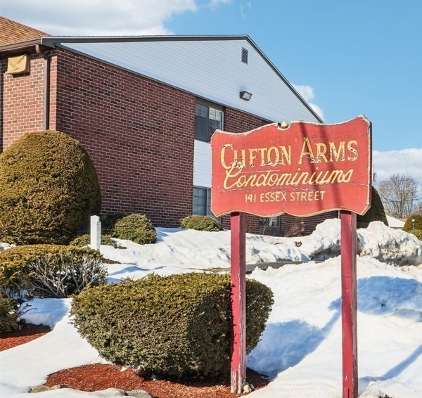 141 Essex Street, Saugus, Massachusetts, 2 Bedrooms Bedrooms, 5 Rooms Rooms,1 BathroomBathrooms,Residential,For Sale,Essex Street,73487942