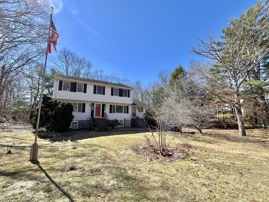 2 Lauren Rd, Plymouth, Massachusetts, 4 Bedrooms Bedrooms, 9 Rooms Rooms,3.5 BathroomsBathrooms,Residential,For Sale,Lauren Rd,73487850