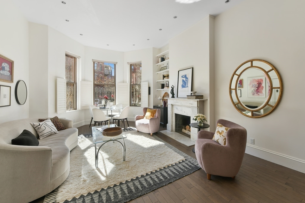 363 Marlborough St, Boston, Massachusetts, 2 Bedrooms Bedrooms, 5 Rooms Rooms,1.5 BathroomsBathrooms,Residential,For Sale,Marlborough St,73487958