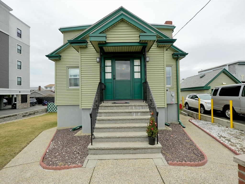 462 American Legion Hwy, Revere, Massachusetts, 5 Bedrooms Bedrooms, 10 Rooms Rooms,2 BathroomsBathrooms,Residential Income,For Sale,American Legion Hwy,73487963