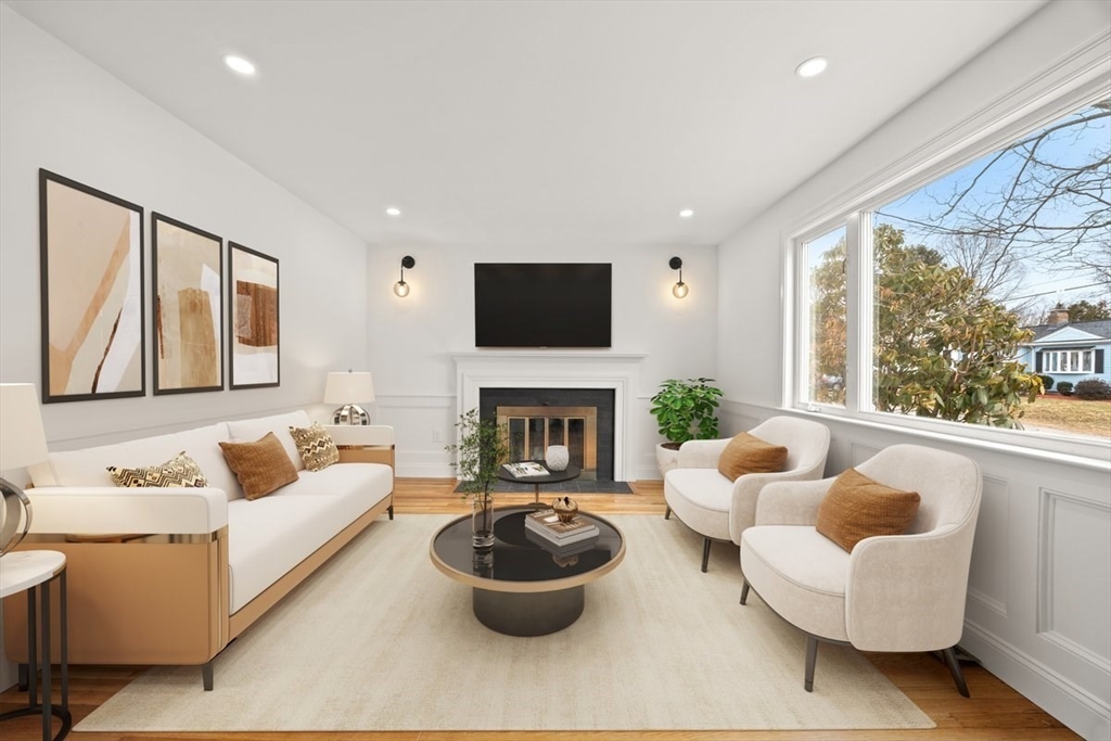 171 Carey Cir, Stoughton, Massachusetts, 4 Bedrooms Bedrooms, 7 Rooms Rooms,4 BathroomsBathrooms,Residential,For Sale,Carey Cir,73487702