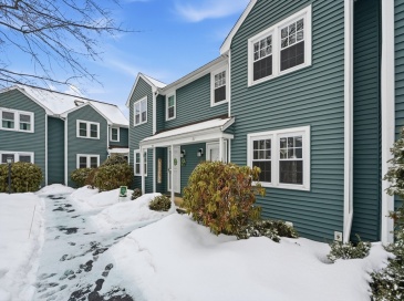 551 Hildreth St, Dracut, Massachusetts, 2 Bedrooms Bedrooms, 4 Rooms Rooms,1.5 BathroomsBathrooms,Residential,For Sale,Hildreth St,73487972