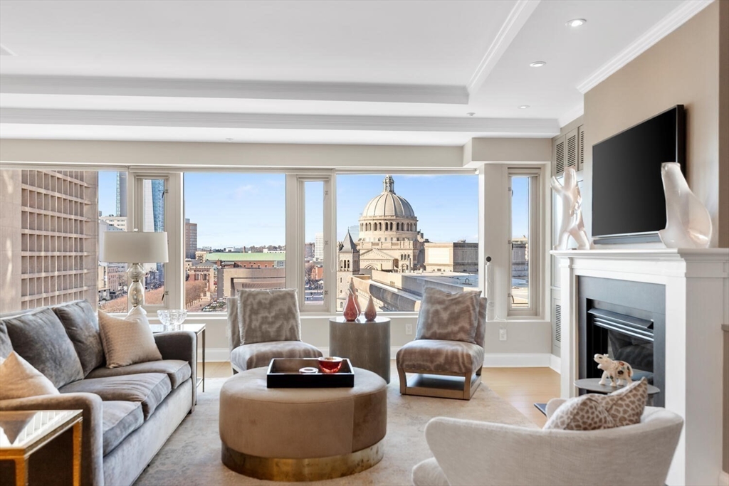 100 Belvidere Street, Boston, Massachusetts, 3 Bedrooms Bedrooms, 5 Rooms Rooms,2.5 BathroomsBathrooms,Residential,For Sale,Belvidere Street,73487971