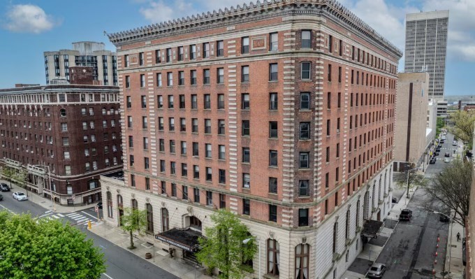 140 Chestnut St, Springfield, Massachusetts, 1 Bedroom Bedrooms, 3 Rooms Rooms,1 BathroomBathrooms,Residential,For Sale,Chestnut St,73487904