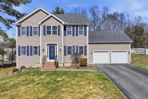 6 Laura Dr., Attleboro, Massachusetts, 4 Bedrooms Bedrooms, 8 Rooms Rooms,2.5 BathroomsBathrooms,Residential,For Sale,Laura Dr.,73487966