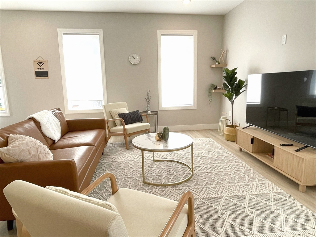 53 Harvard St, Boston, Massachusetts, 3 Bedrooms Bedrooms, 7 Rooms Rooms,2 BathroomsBathrooms,Residential Lease,For Rent,Harvard St,73487975