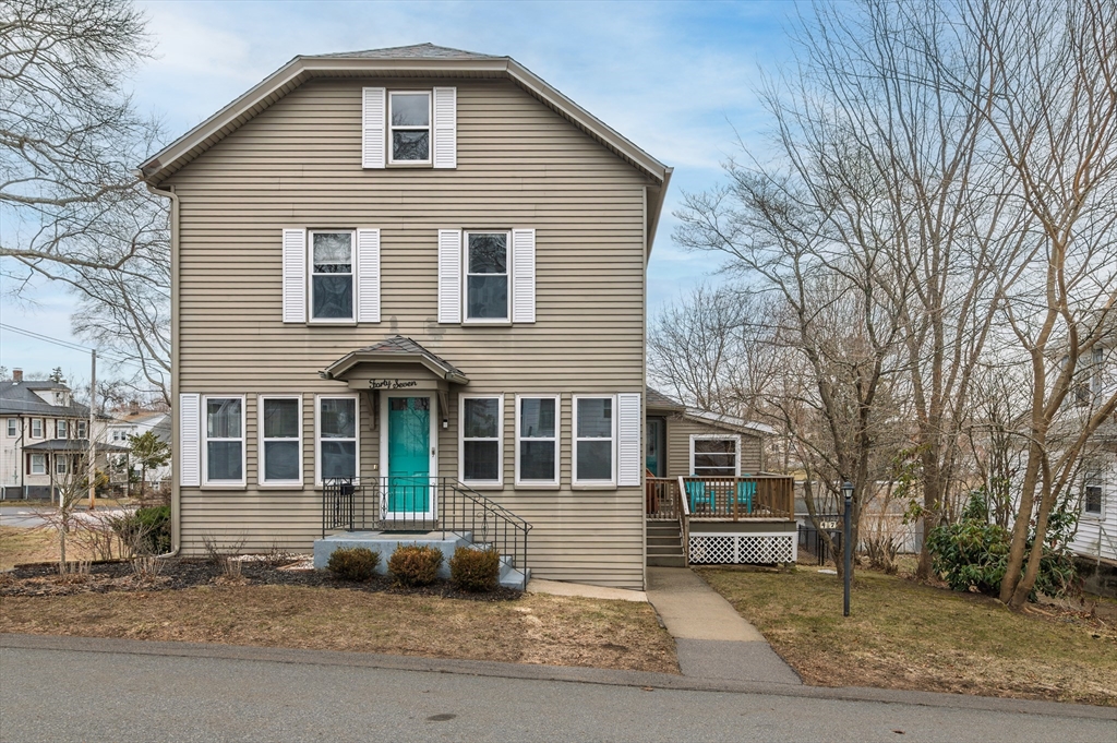 47 W Walnut St, Milford, Massachusetts, 3 Bedrooms Bedrooms, 7 Rooms Rooms,1 BathroomBathrooms,Residential,For Sale,W Walnut St,73487993