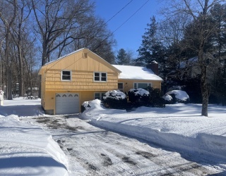 150 Pond Street, Sharon, Massachusetts, 3 Bedrooms Bedrooms, 7 Rooms Rooms,1.5 BathroomsBathrooms,Residential Lease,For Rent,Pond Street,73476357
