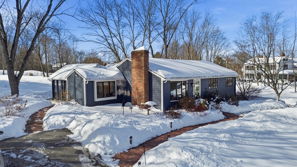 1 Hillcrest Road, Bedford, Massachusetts, 3 Bedrooms Bedrooms, 7 Rooms Rooms,2 BathroomsBathrooms,Residential,For Sale,Hillcrest Road,73474564