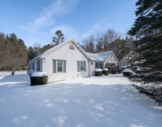 178 Falcon Dr, Westfield, Massachusetts, 3 Bedrooms Bedrooms, 6 Rooms Rooms,1 BathroomBathrooms,Residential,For Sale,Falcon Dr,73473986