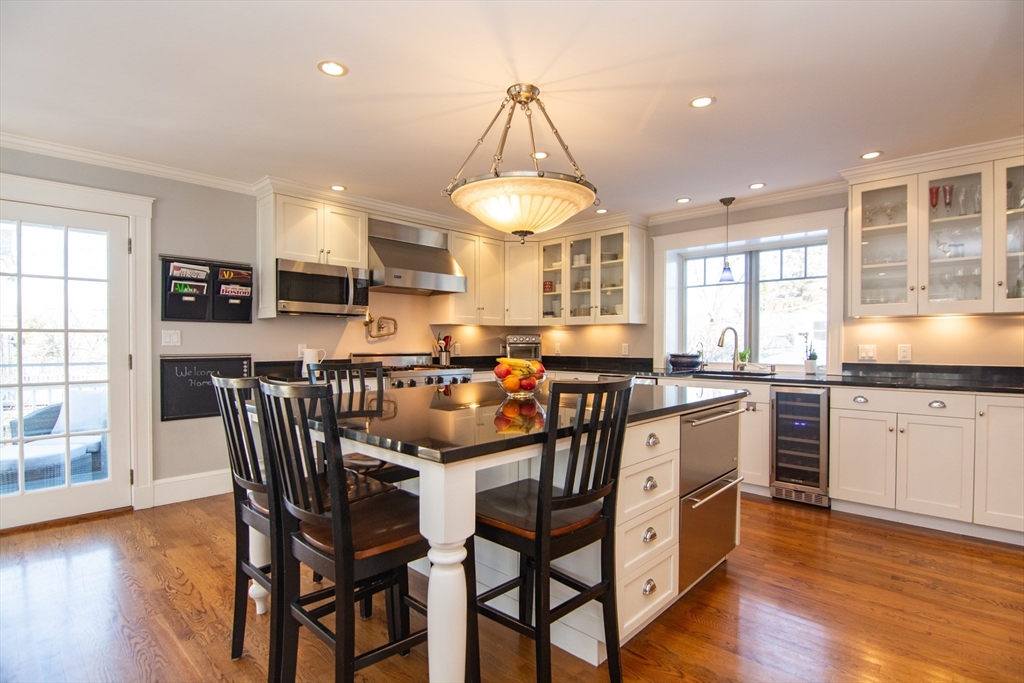 1289 Walnut St, Newton, Massachusetts, 3 Bedrooms Bedrooms, 8 Rooms Rooms,2.5 BathroomsBathrooms,Residential,For Sale,Walnut St,73472199
