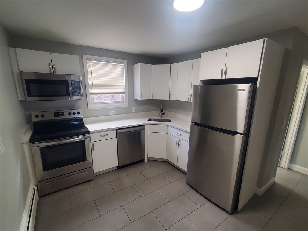 433B Sea Street, Quincy, Massachusetts, 2 Bedrooms Bedrooms, 4 Rooms Rooms,1 BathroomBathrooms,Residential Lease,For Rent,Sea Street,73488003