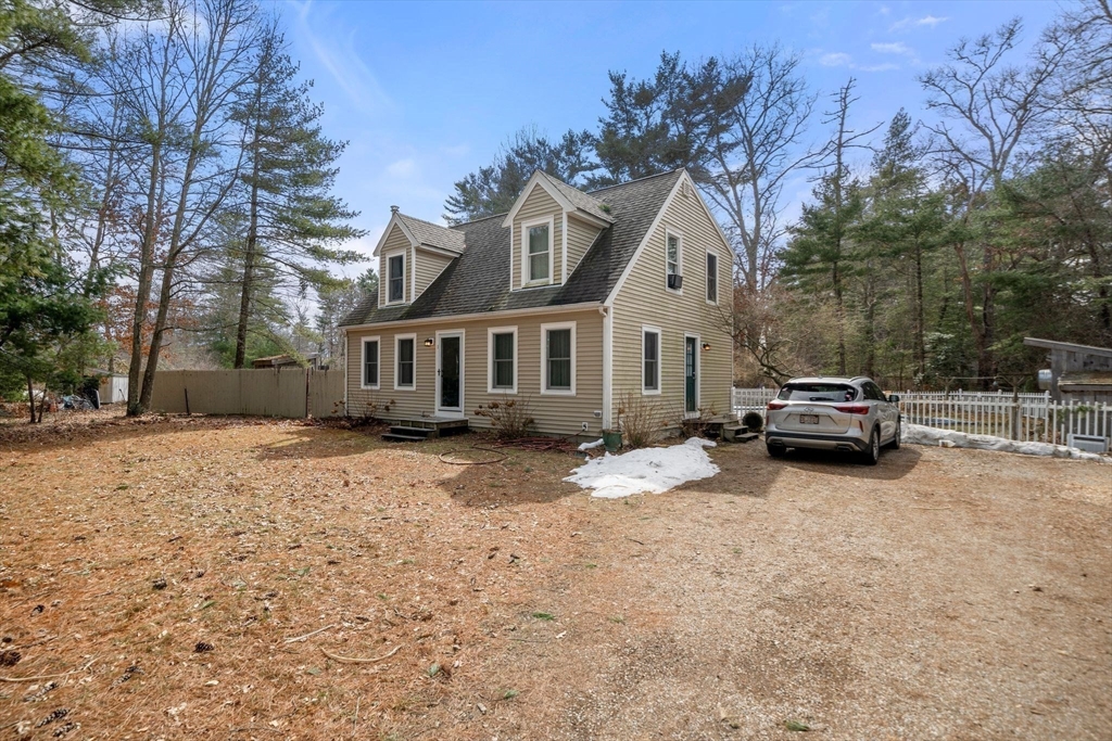 1 Jennifer Lane, Carver, Massachusetts, 3 Bedrooms Bedrooms, 6 Rooms Rooms,1.5 BathroomsBathrooms,Residential,For Sale,Jennifer Lane,73486795