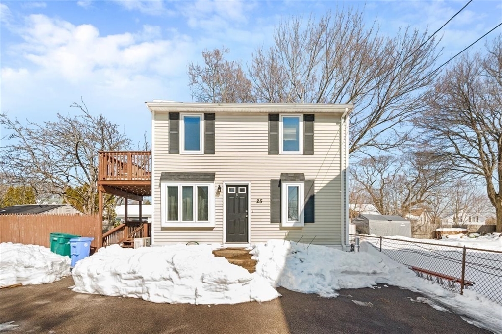 25 Lord St, Attleboro, Massachusetts, 2 Bedrooms Bedrooms, 4 Rooms Rooms,1 BathroomBathrooms,Residential,For Sale,Lord St,73480561