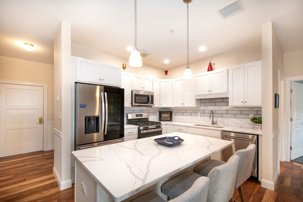 45 Plaza Way, Plymouth, Massachusetts, 2 Bedrooms Bedrooms, 6 Rooms Rooms,2 BathroomsBathrooms,Residential,For Sale,Plaza Way,73488009