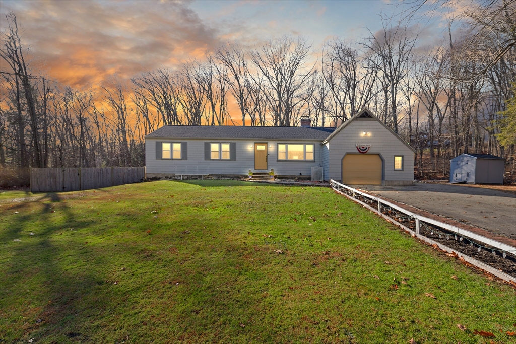 55 Thomas Dr, Chelmsford, Massachusetts, 3 Bedrooms Bedrooms, 6 Rooms Rooms,2 BathroomsBathrooms,Residential,For Sale,Thomas Dr,73488021