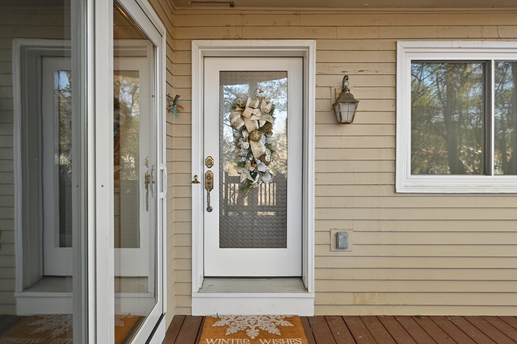 6 Whalers Lane, Salem, Massachusetts, 2 Bedrooms Bedrooms, 5 Rooms Rooms,2.5 BathroomsBathrooms,Residential,For Sale,Whalers Lane,73486527