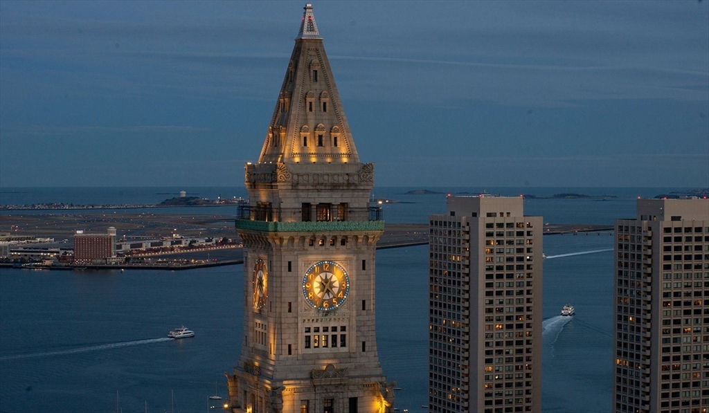 85 East India Row, Boston, Massachusetts, 3 Bedrooms Bedrooms, 7 Rooms Rooms,3.5 BathroomsBathrooms,Residential,For Sale,East India Row,73488042