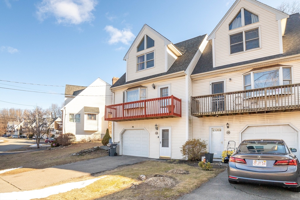 26 Mahogany Run, Leominster, Massachusetts, 2 Bedrooms Bedrooms, 5 Rooms Rooms,1.5 BathroomsBathrooms,Residential,For Sale,Mahogany Run,73488068