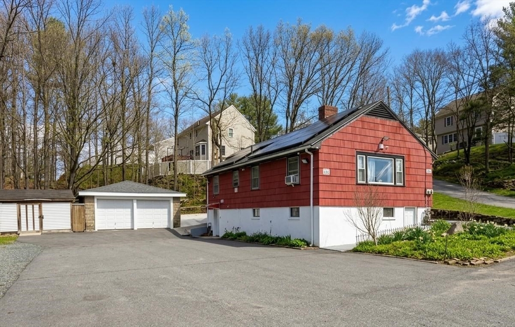 222 Walnut St, Saugus, Massachusetts, 2 Bedrooms Bedrooms, 4 Rooms Rooms,1 BathroomBathrooms,Residential,For Sale,Walnut St,73488082