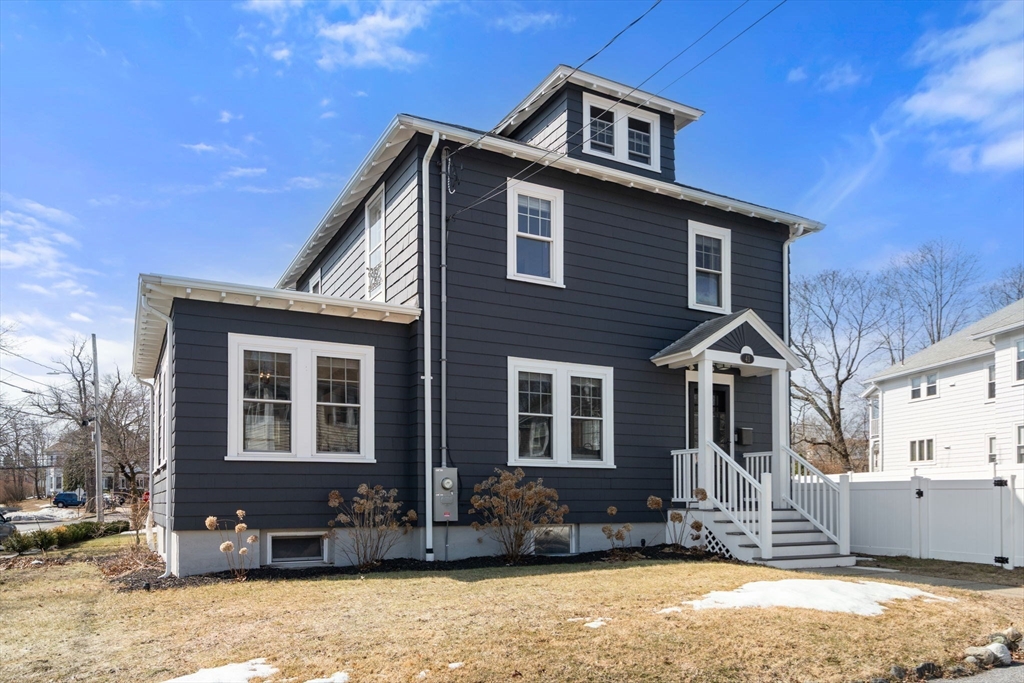 41 Capital St, Newton, Massachusetts, 3 Bedrooms Bedrooms, 7 Rooms Rooms,1.5 BathroomsBathrooms,Residential,For Sale,Capital St,73488078