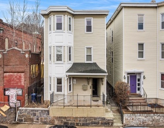 111 Heath St, Boston, Massachusetts, 8 Bedrooms Bedrooms, 20 Rooms Rooms,6 BathroomsBathrooms,Residential Income,For Sale,Heath St,73488126