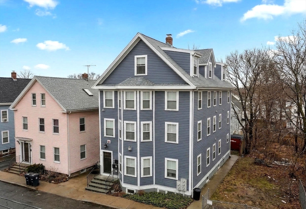 51 Vale St., Boston, Massachusetts, 3 Bedrooms Bedrooms, 9 Rooms Rooms,3 BathroomsBathrooms,Residential,For Sale,Vale St.,73488194