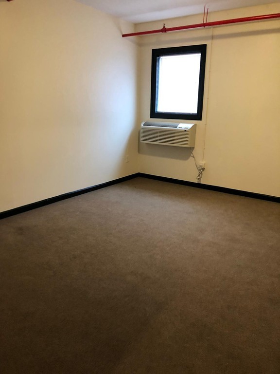 33 Dover St, Brockton, Massachusetts, ,Commercial Lease,For Rent,Dover St,73488196