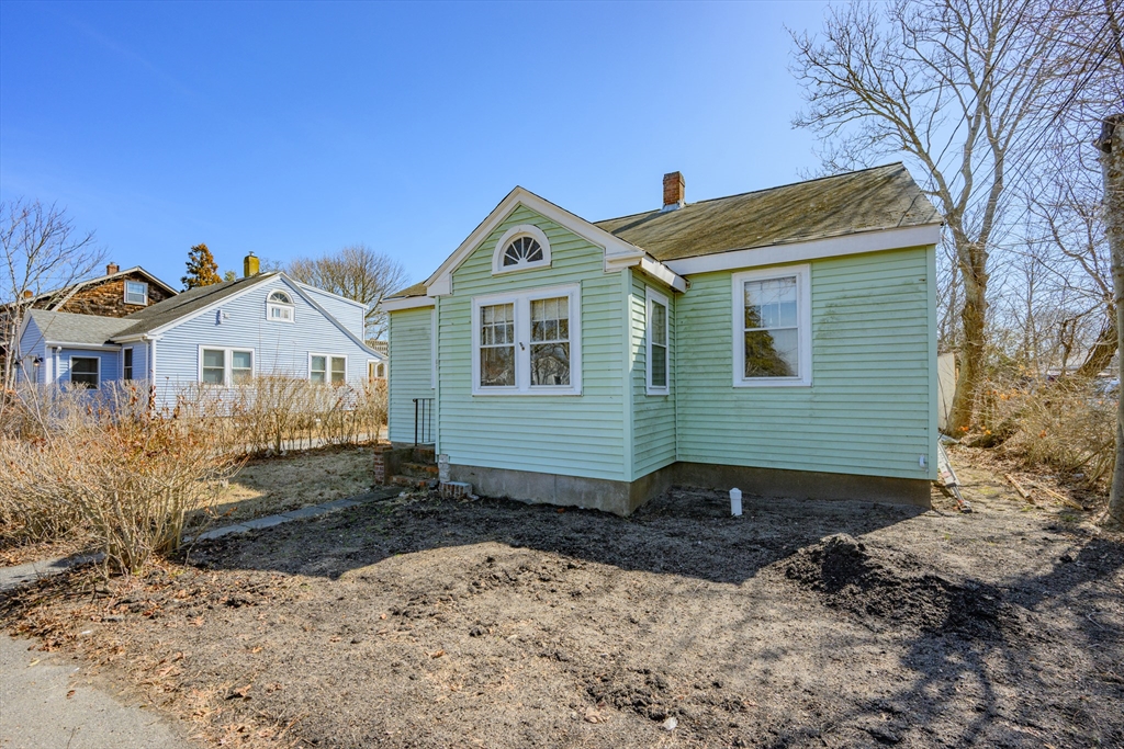 65 Louis St, Barnstable, Massachusetts, 3 Bedrooms Bedrooms, 6 Rooms Rooms,1.5 BathroomsBathrooms,Residential,For Sale,Louis St,73488227