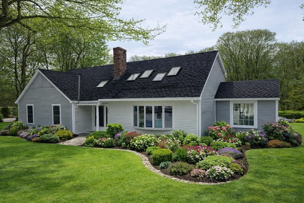 576 Grove St, Framingham, Massachusetts, 4 Bedrooms Bedrooms, 8 Rooms Rooms,3.5 BathroomsBathrooms,Residential,For Sale,Grove St,73488145