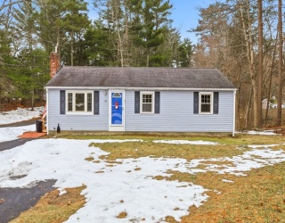 10 Wapping Rd, Kingston, Massachusetts, 4 Bedrooms Bedrooms, 6 Rooms Rooms,2 BathroomsBathrooms,Residential,For Sale,Wapping Rd,73488162