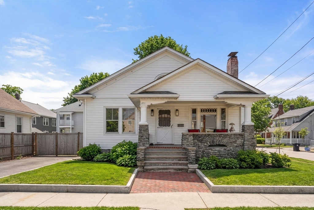 271 Atlantic St, Quincy, Massachusetts, 2 Bedrooms Bedrooms, 5 Rooms Rooms,1 BathroomBathrooms,Residential,For Sale,Atlantic St,73488013