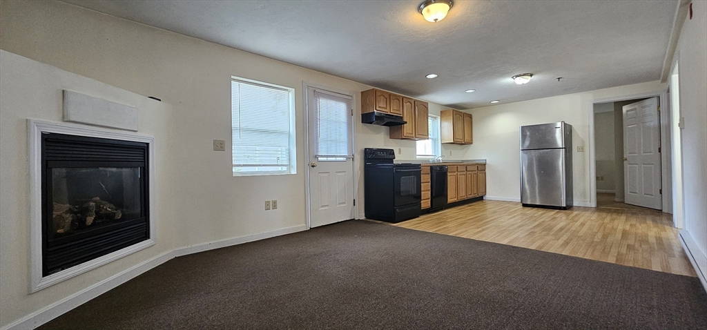 19 Mcdonald Street, Spencer, Massachusetts, 2 Bedrooms Bedrooms, 4 Rooms Rooms,1 BathroomBathrooms,Residential Lease,For Rent,Mcdonald Street,73488255