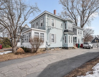 81 Fourth Avenue, Lowell, Massachusetts, 4 Bedrooms Bedrooms, 10 Rooms Rooms,2.5 BathroomsBathrooms,Residential Income,For Sale,Fourth Avenue,73488258