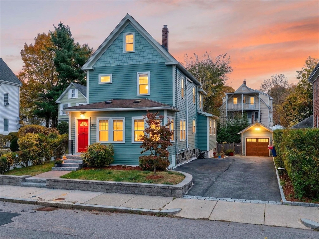 92 Roslindale Ave, Boston, Massachusetts, 3 Bedrooms Bedrooms, 9 Rooms Rooms,1 BathroomBathrooms,Residential,For Sale,Roslindale Ave,73488184